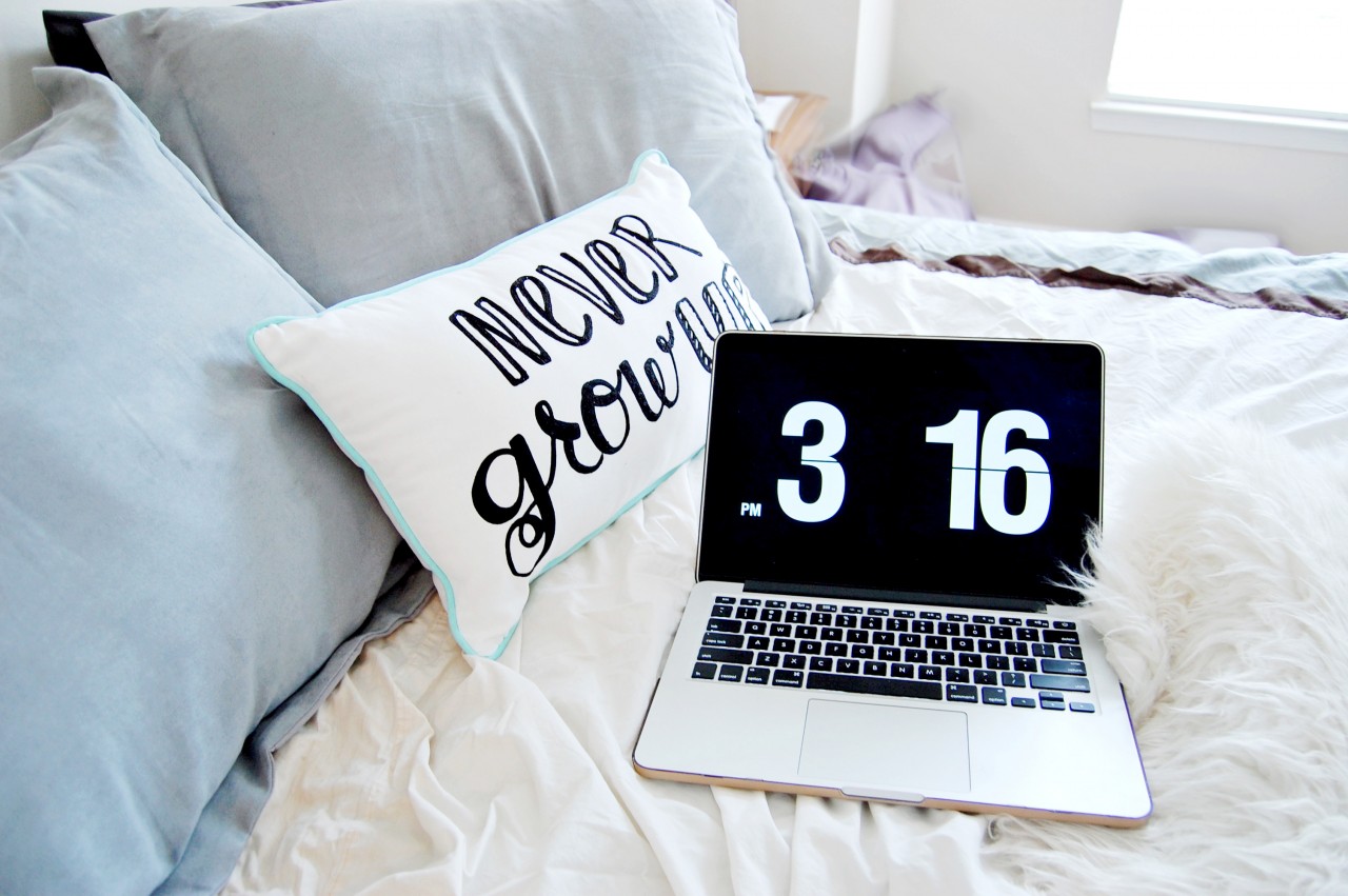 laptop_bed_edit
