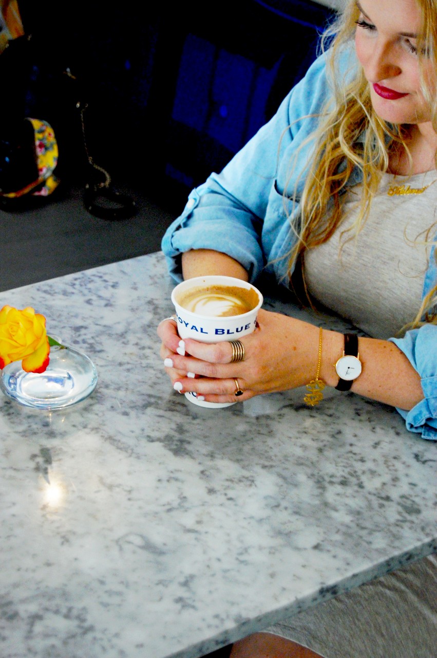 heleneonecklace_coffee