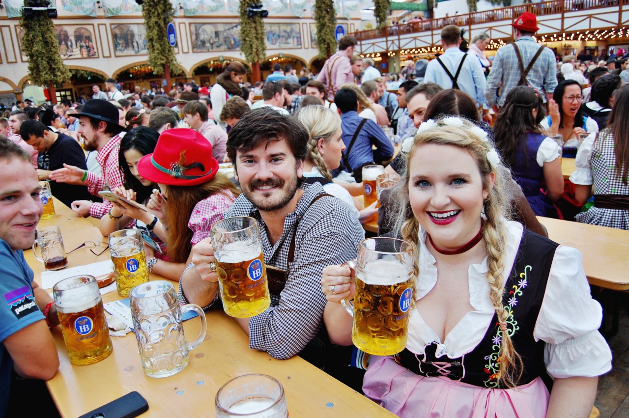 lederhosen dirndl